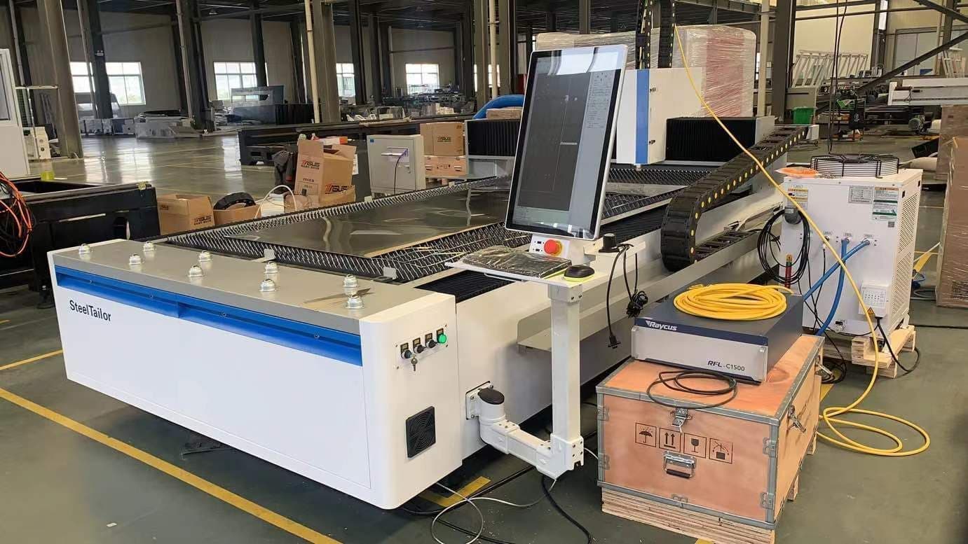 FIBER LASER CUTTING MACHINE